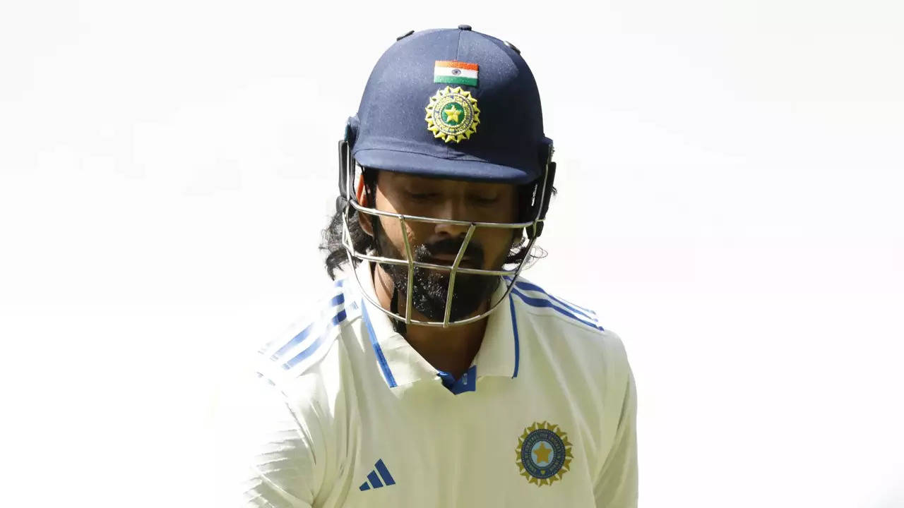 KL Rahul Retires Hurt in Intra-Squad Match, Casting Doubt on BGT Availability