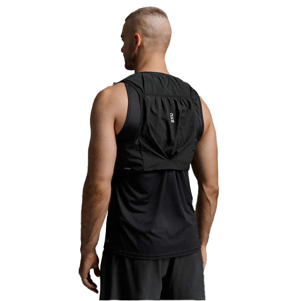 2XU_Run_Hydration_Vest_Black_Spec2_Instasport