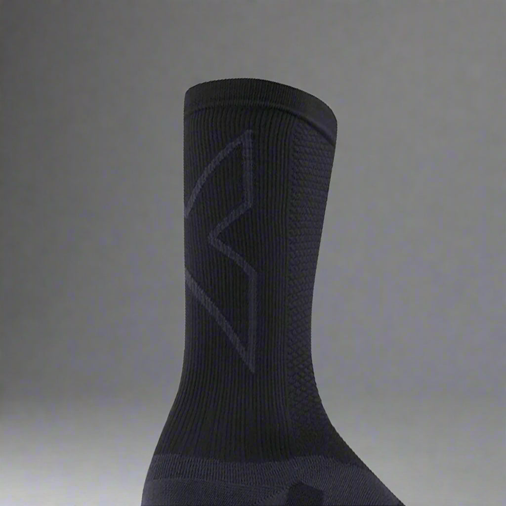 2XU_Vectr_Cushion_No_Show_Socks_BlackTitanium_Top_Instasport
