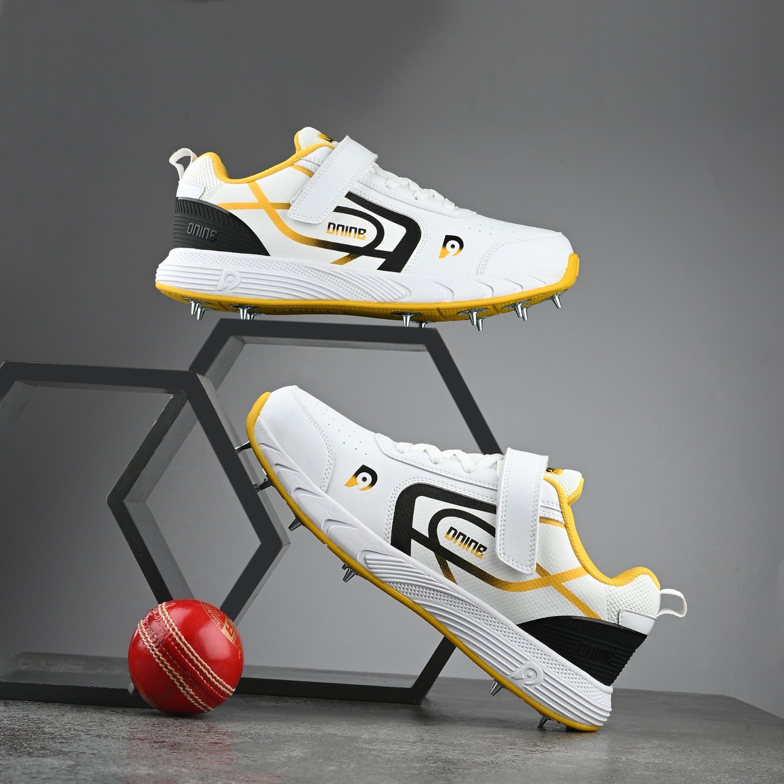D9 King-2 Bowling Spikes Shoes - White/Yellow
