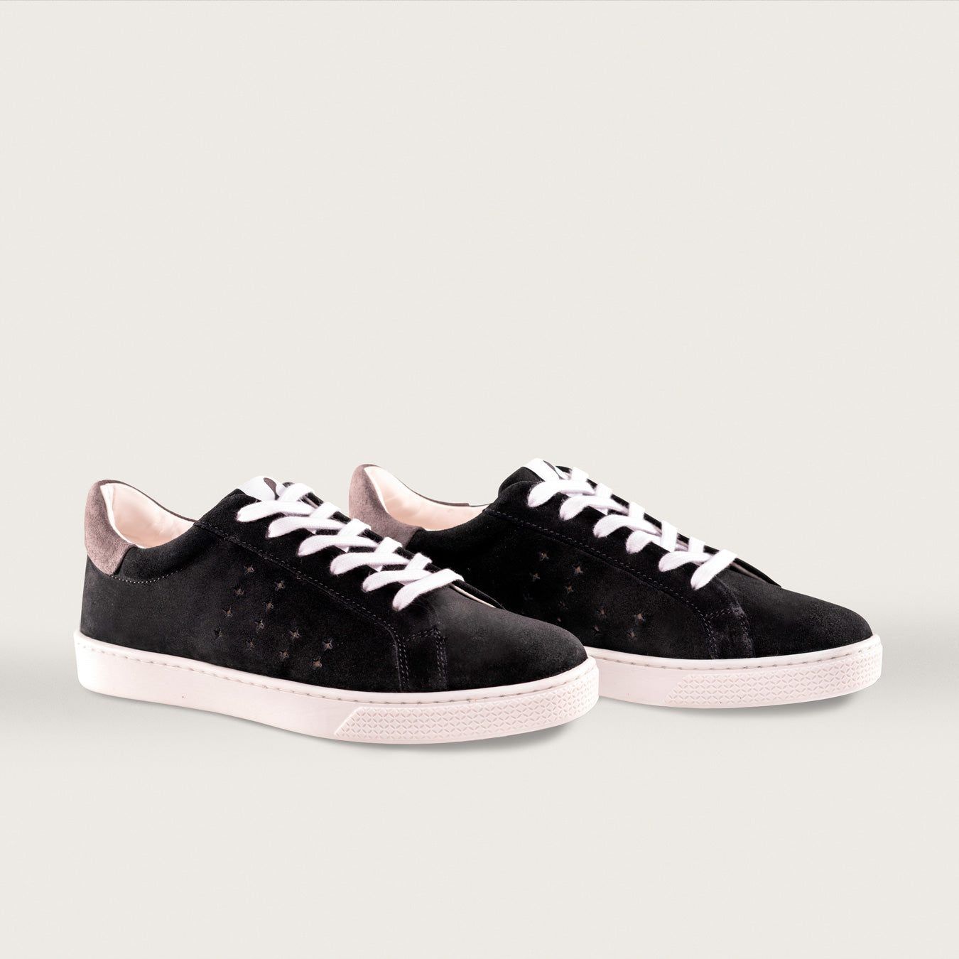 Lazo_Halo_Sneaker_Tongue_Graphic_Obsidian_Black_Hematite_Grey_Both_InstaSport