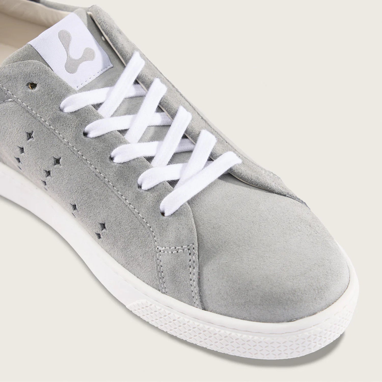 Lazo_Halo_Sneakers_Toungue_Graphic_Pyrite_Grey_Hematite_Grey_Topview_InstaSport