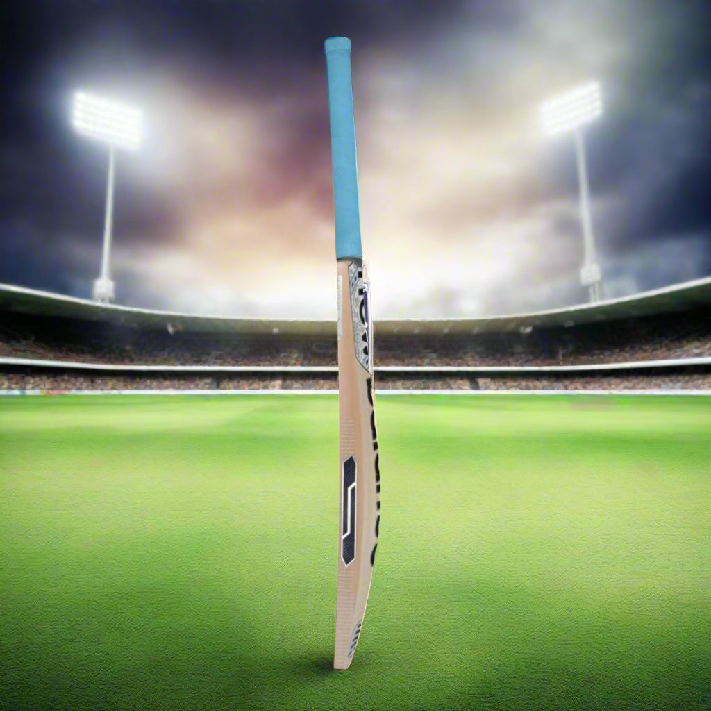 NewBalance_Burn200i_KW_Grade3_CricketBat_Side_Instasport