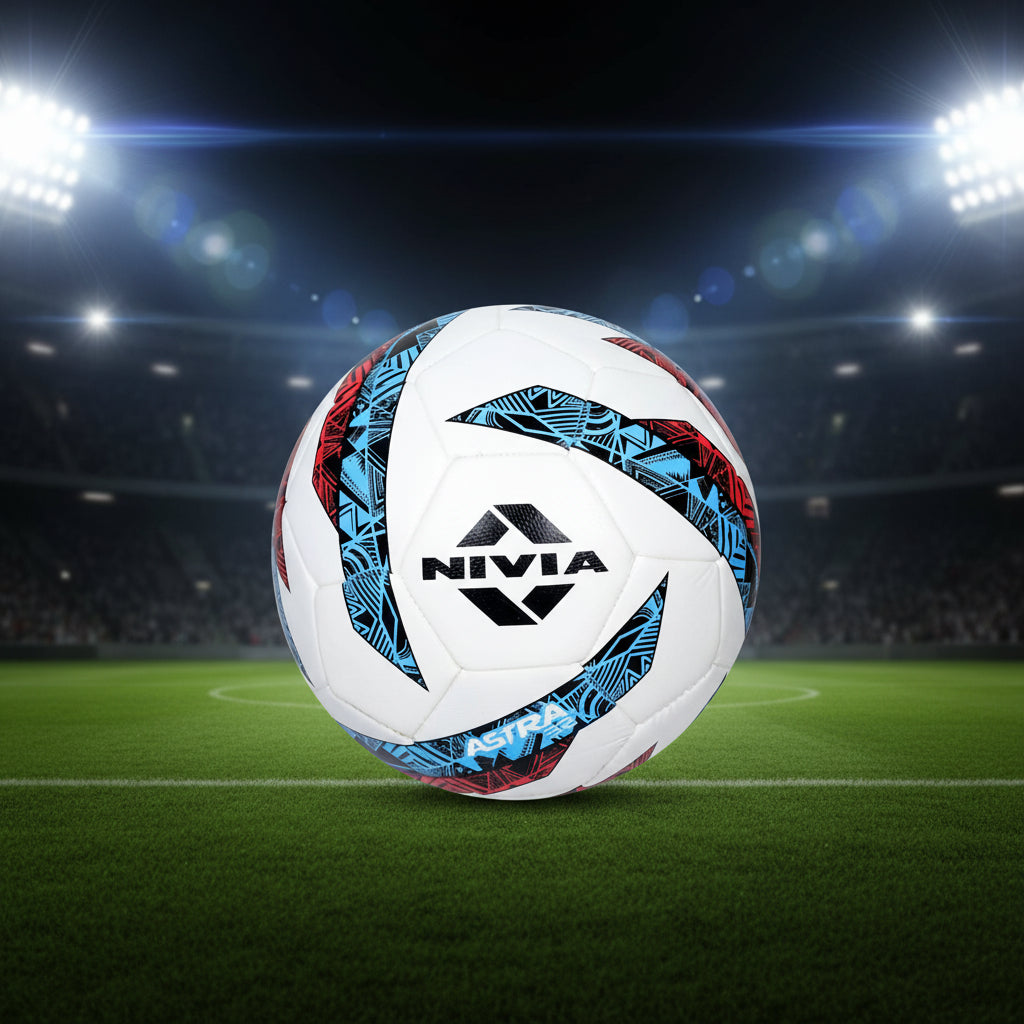 Nivia_Astra_32_Footballs_White_Main_InstaSport