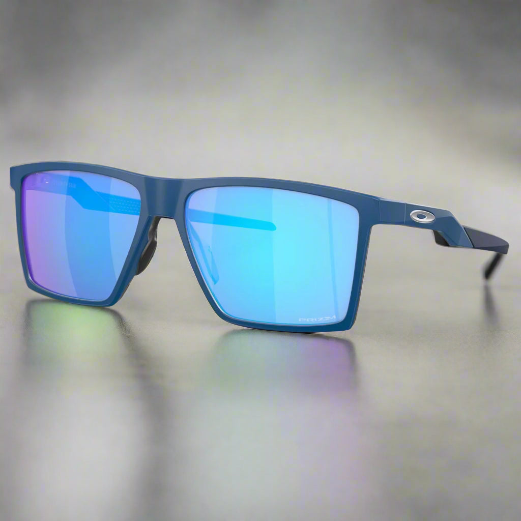 Oakley_FuturitySun_Sunglass_SatinNavy_PrizmSapphireLens_Frontside_Instasport