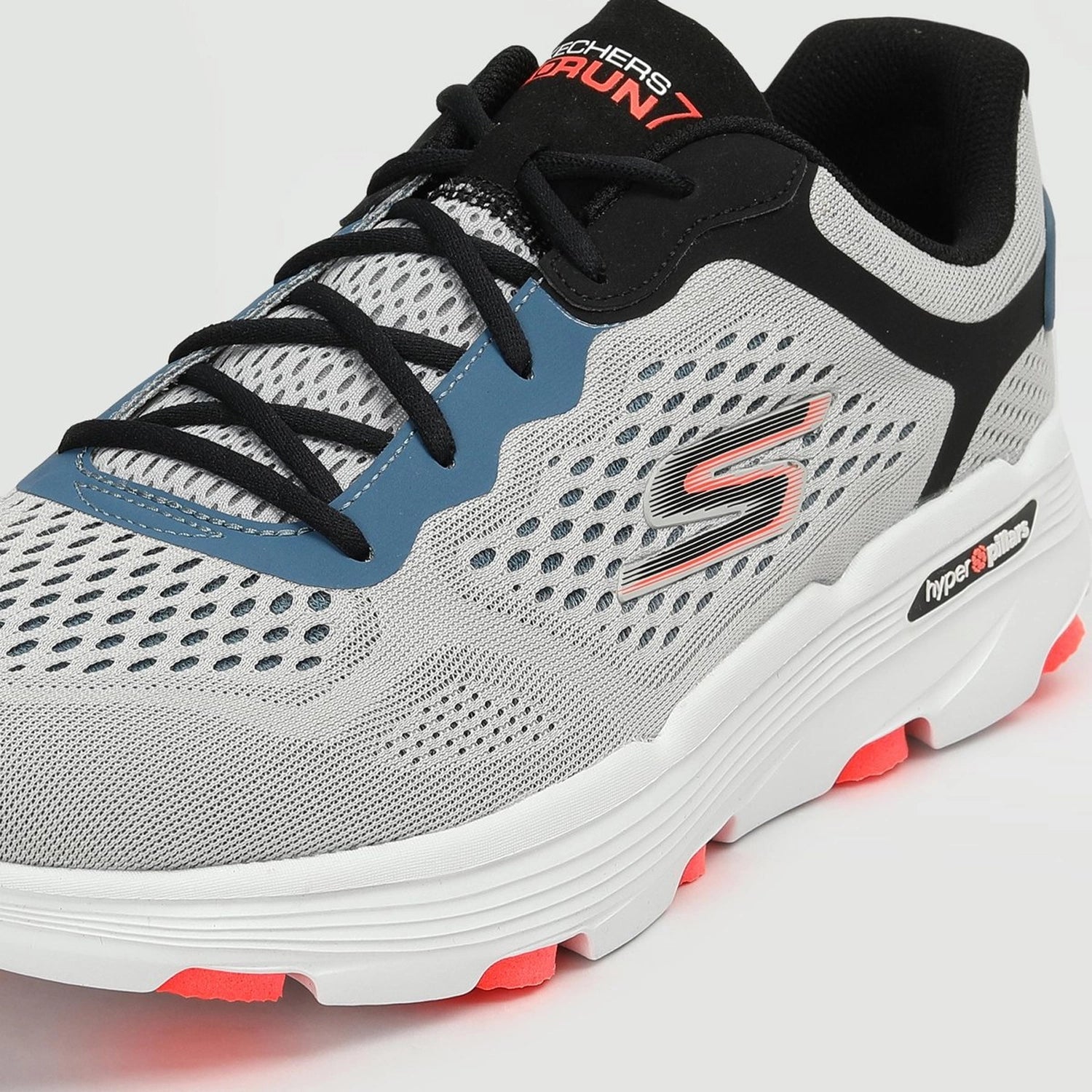 Skechers_220644-GYMT_SportsShoes_Zoom_Instasport