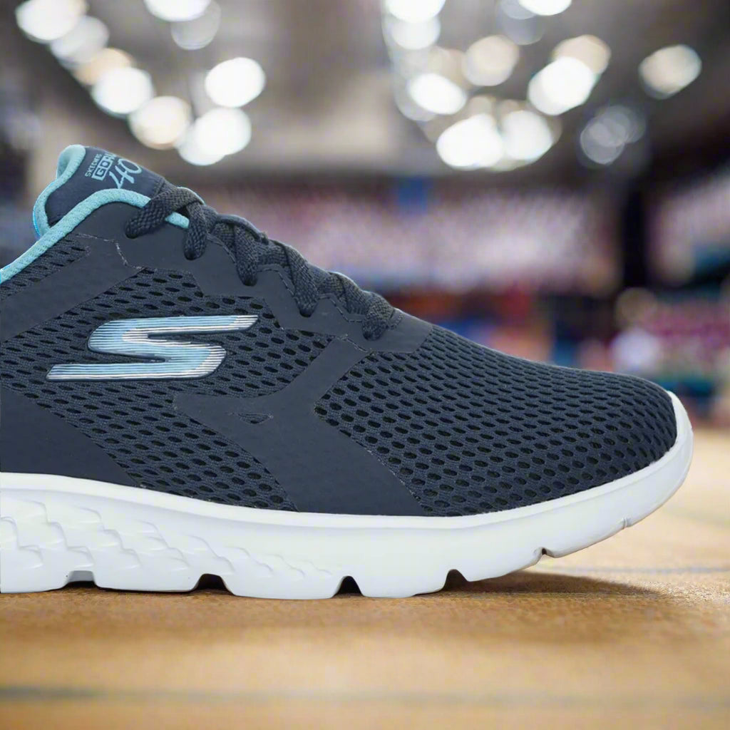 Skechers_896328ID-NVAQ_SportsShoes_Front_Instasport