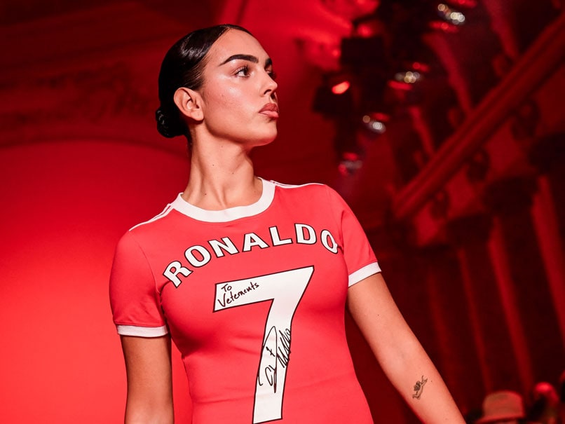 Ronaldo's Girlfriend Stuns in Manchester United-Inspired Dress at Paris Fashion Week