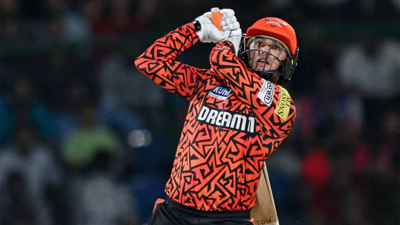 Abhishek Sharma's Explosive Batting Powers Sunrisers Hyderabad to Victory