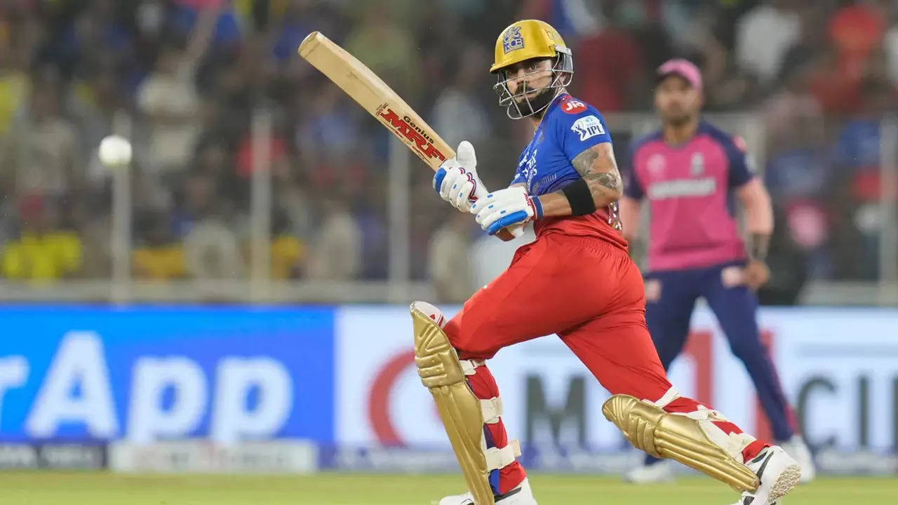 Virat Kohli Becomes First Player to Surpass 8000 Runs in IPL History