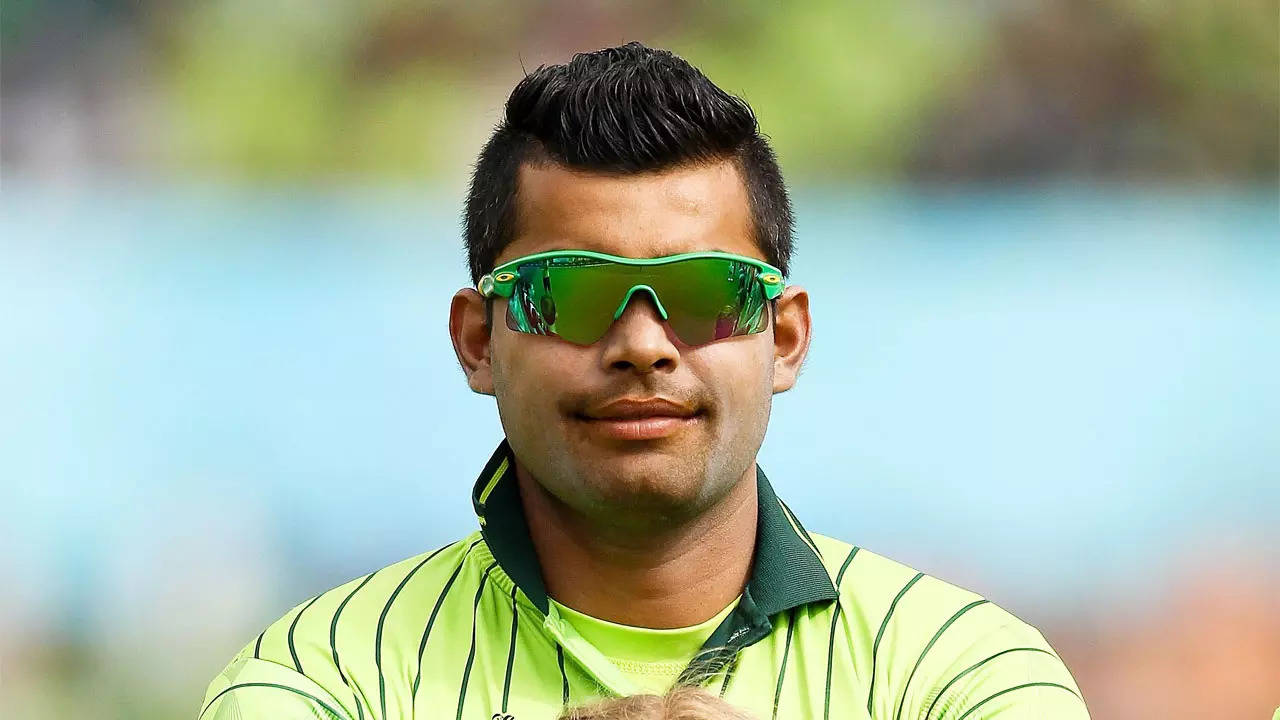 Umar Akmal's KKR Misspelling Sparks Social Media Frenzy