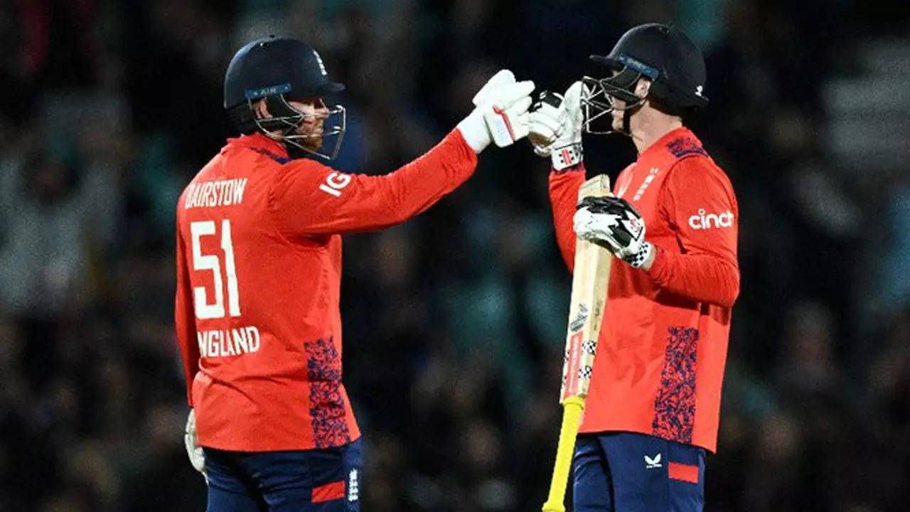 England Crush Pakistan in T20 Warm-Up, Secure Series Win