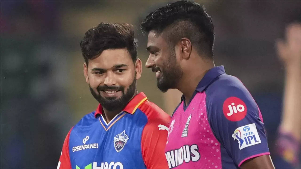 Gavaskar Endorses Pant as India's T20 World Cup Wicketkeeper