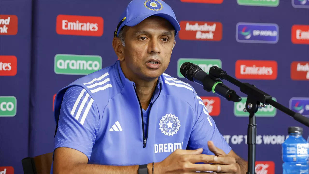 Rahul Dravid's Linguistic Skills and Humor Light Up T20 World Cup Press Conference