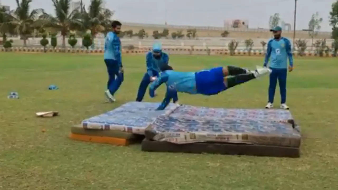 Pakistan's Unorthodox Training Methods Draw Criticism from Fans