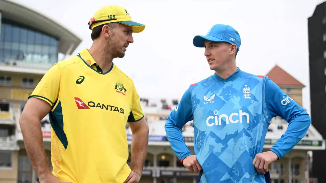 England Strike Early in Third ODI Against Australia