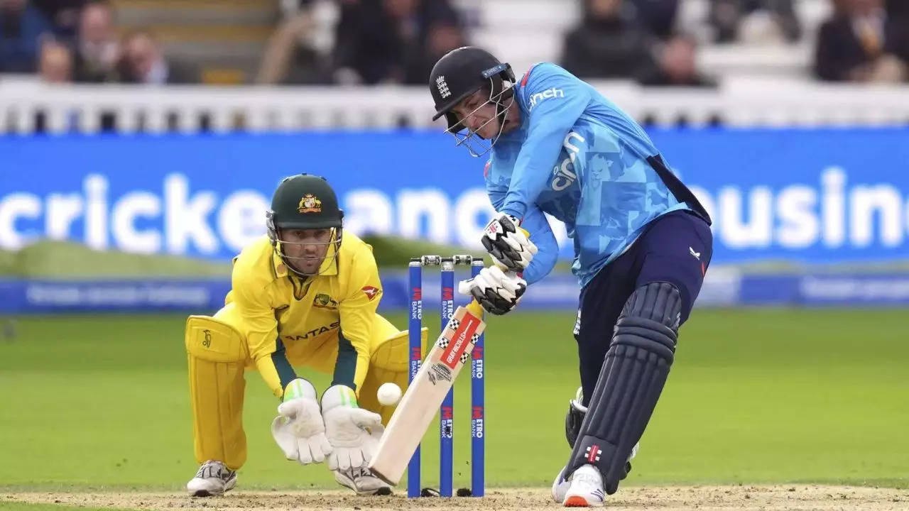 England Bowled Out for 179, Australia Win Fifth ODI by 6 Wickets