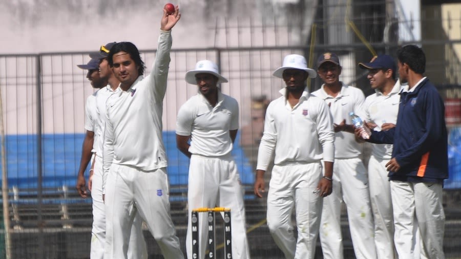 Maharashtra's Ranji Trophy Legend Samad Fallah Retires from Cricket