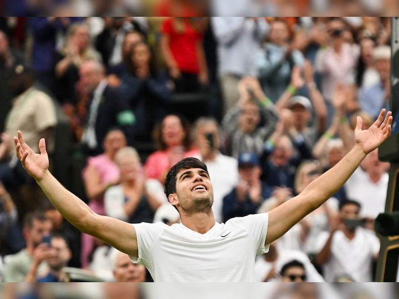 Alcaraz Honors Bellingham with Goal Celebration at Wimbledon