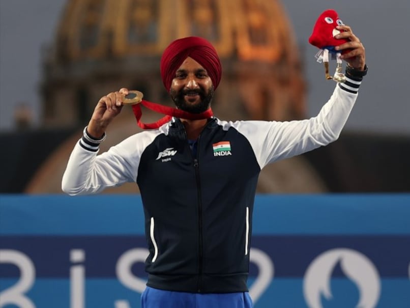 Harvinder Singh, Preethi Pal to be India's Flag Bearers at Paralympics Closing Ceremony