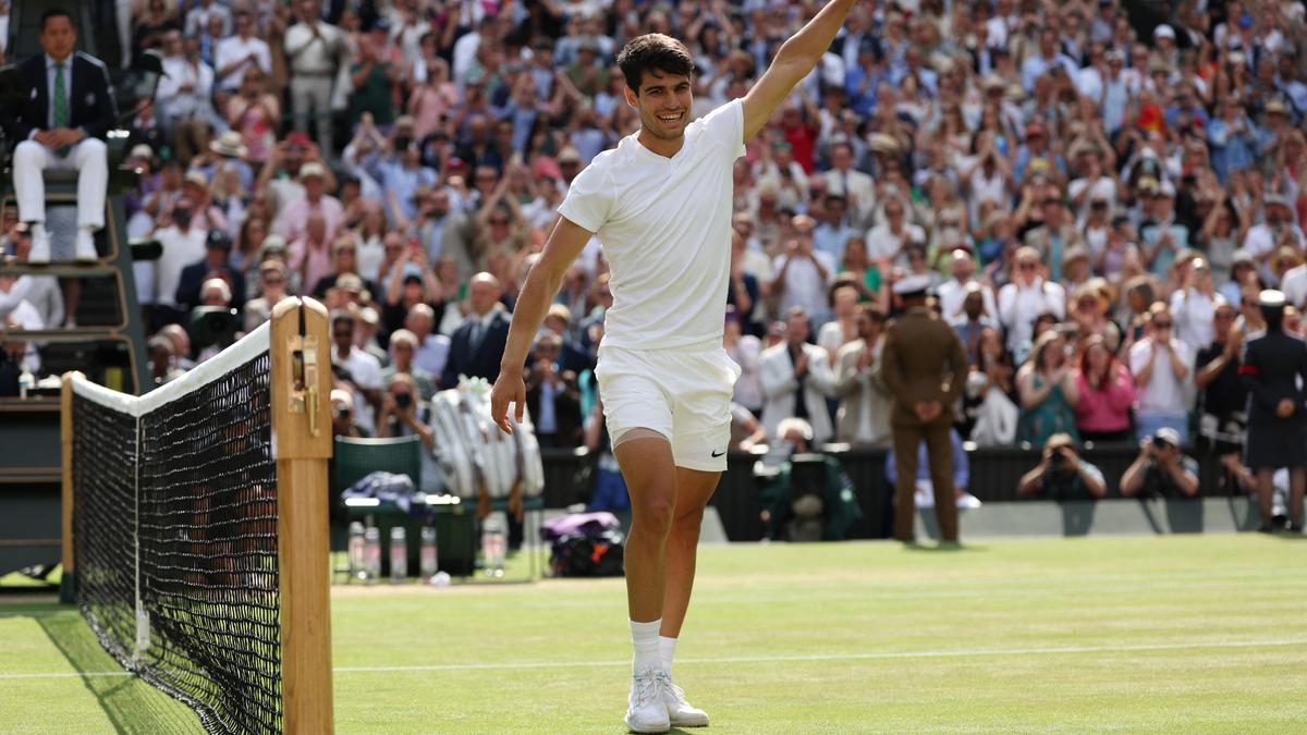 Alcaraz Defends Wimbledon Title, Dominates Djokovic in Straight Sets