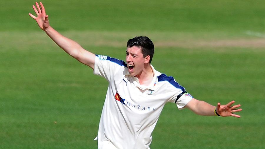 Yorkshire Dominate Leicestershire, Promotion Hopes Alive