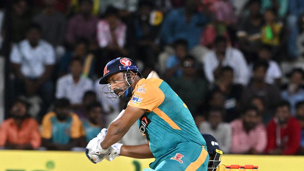 Trichy Grand Cholas Triumph Over Nellai Royal Kings in TNPL Thriller