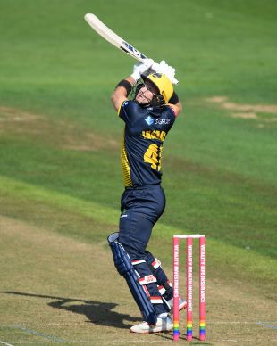 Glamorgan Thump Surrey by Seven Wickets in One-Day Cup Clash