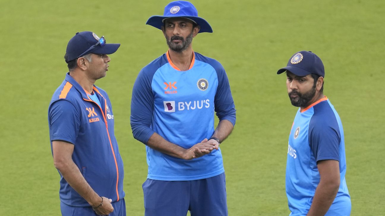 India's Batting Coach Rathour Emphasizes Controlled Transition Amidst Team Changes