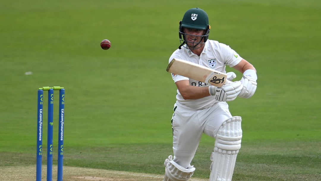 Worcestershire Turn Deficit into Lead in Essex Thriller