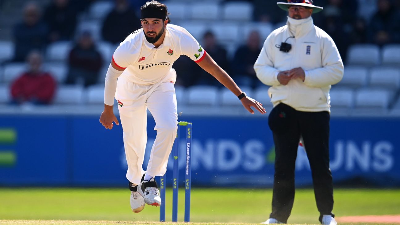 Saqib Mahmood Signs White-Ball Deal with Lancashire, but Test Ambitions Remain