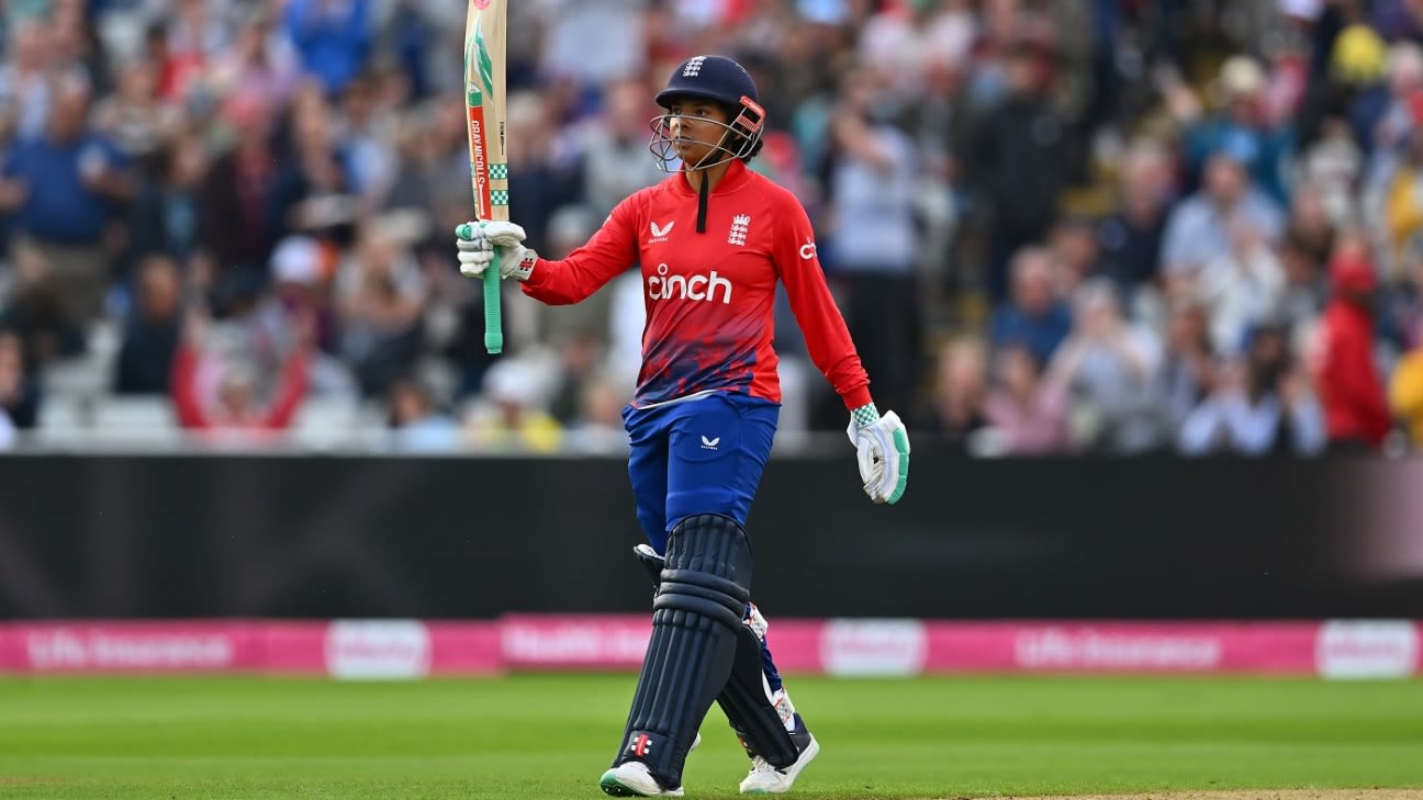 Dunkley Recalled to England T20I Squad, Kemp Set to Return as Allrounder