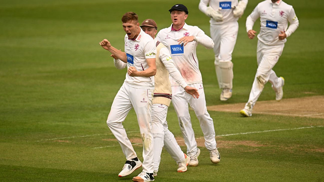 Stone's Batting Heroics Rescue Nottinghamshire from Collapse