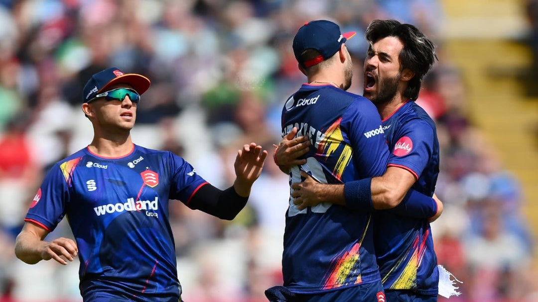 Essex Crush Gloucestershire in Metro Bank One Day Cup