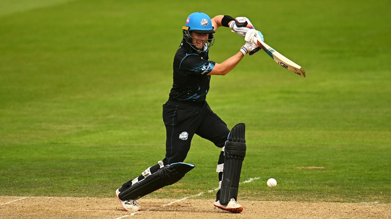 Kai Smith's Maiden Century Powers Warwickshire to One-Day Semi-Finals