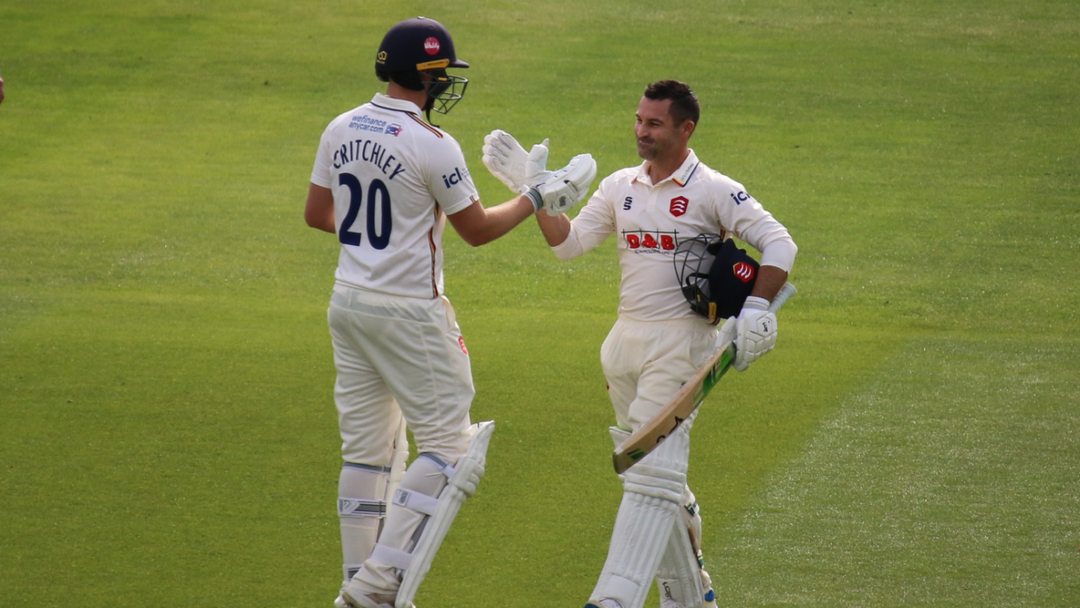 Essex Batting Dominates as Elgar, Cox, and Critchley Shine