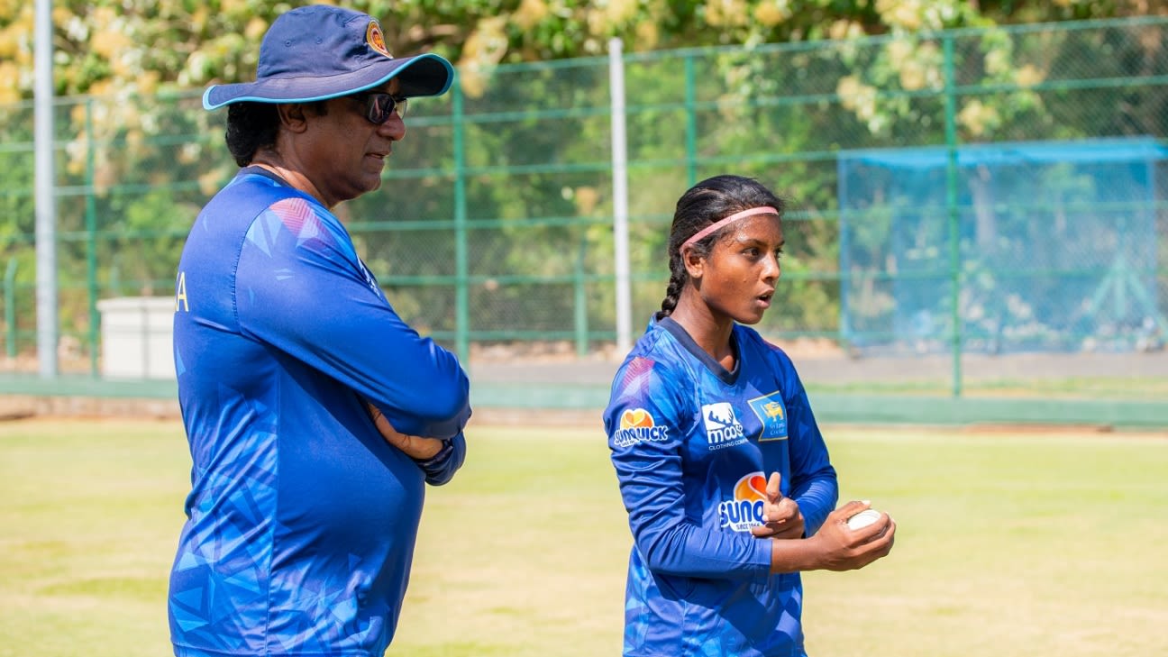 India Bat First in Women's Asia Cup Final Against Sri Lanka