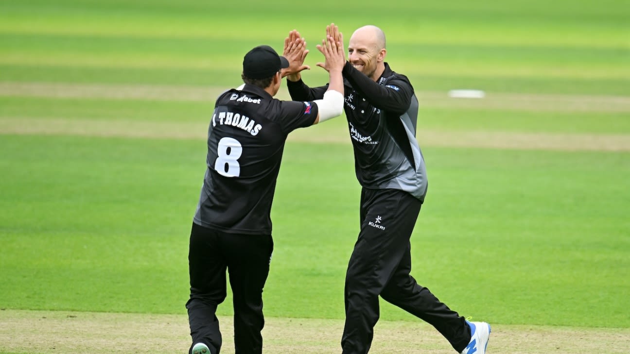 Jack Leach's Six-Wicket Haul Leads Somerset to Victory Over Durham