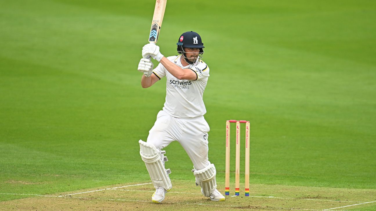 Warwickshire Dominate Kent, Edge Closer to Championship Win