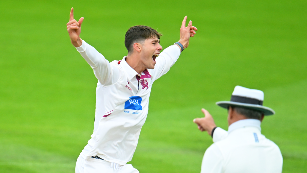 Surrey Batting Resists Somerset Challenge in Top-of-the-Table Clash