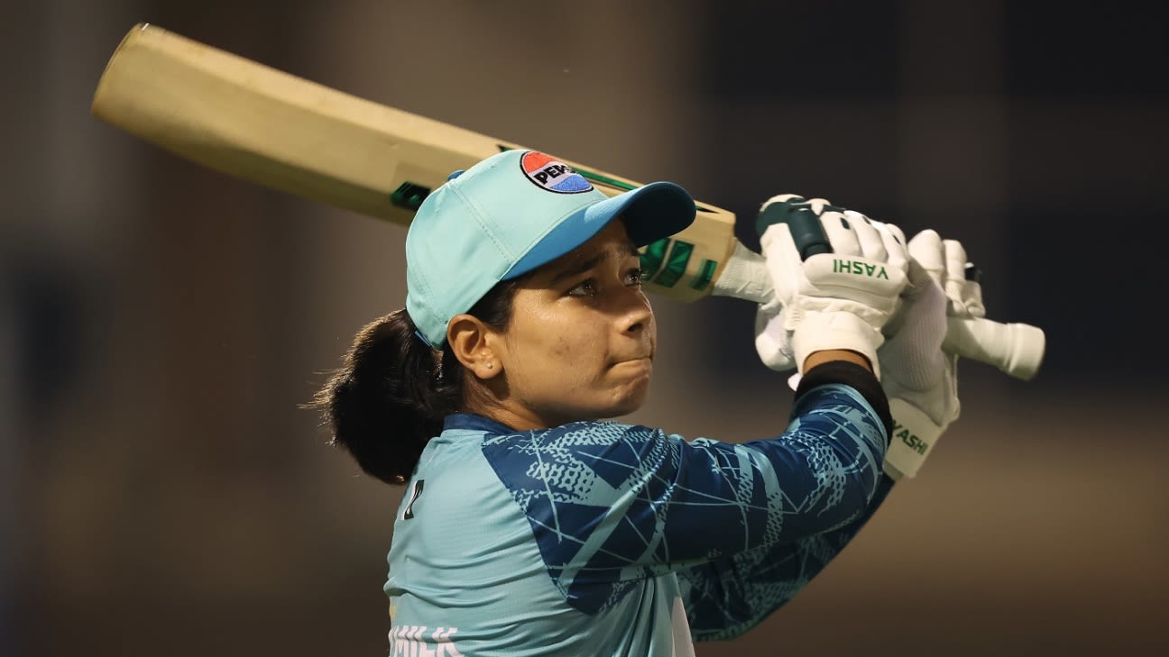 Pakistan's Fatima Sana Embraces Pressure Ahead of India Clash