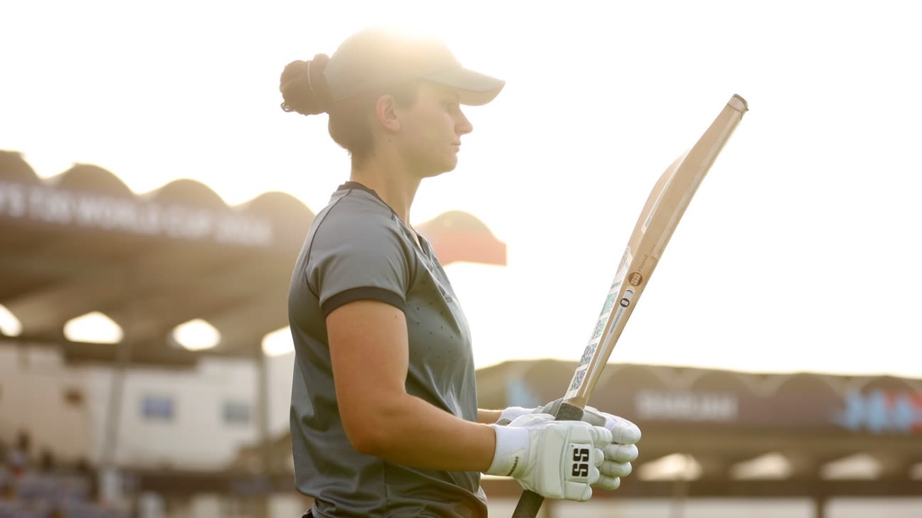 South Africa and England Clash in Crucial Women's Cricket Match