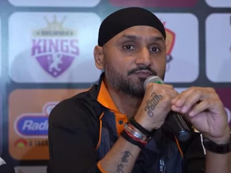 Harbhajan Singh Slams Trolls Over Hate Posts on Social Media