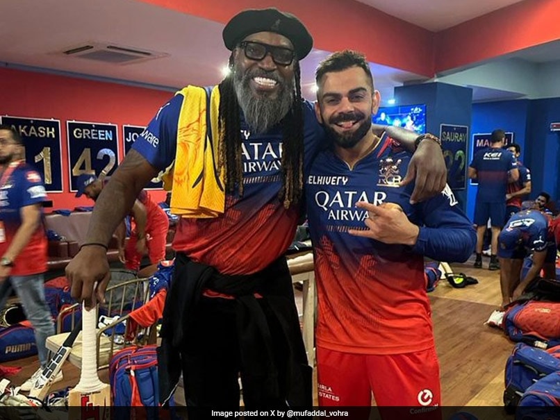 Chris Gayle Returns to RCB Dressing Room, Witnesses Historic Playoff Qualification