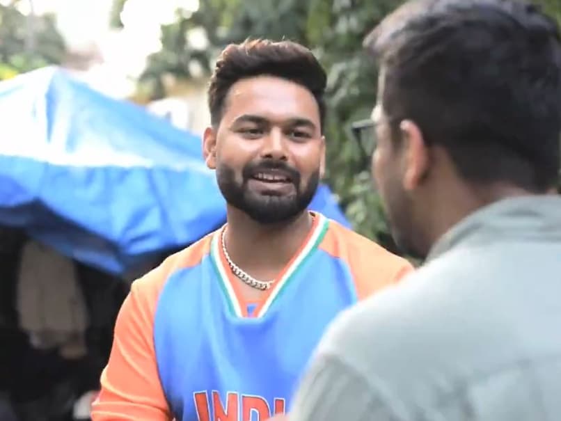 Rishabh Pant's Gully Cricket Session: A Delight for Fans