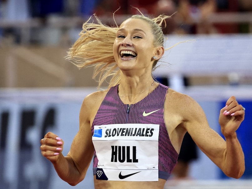 Jessica Hull Shatters World Record in Women's 2,000m