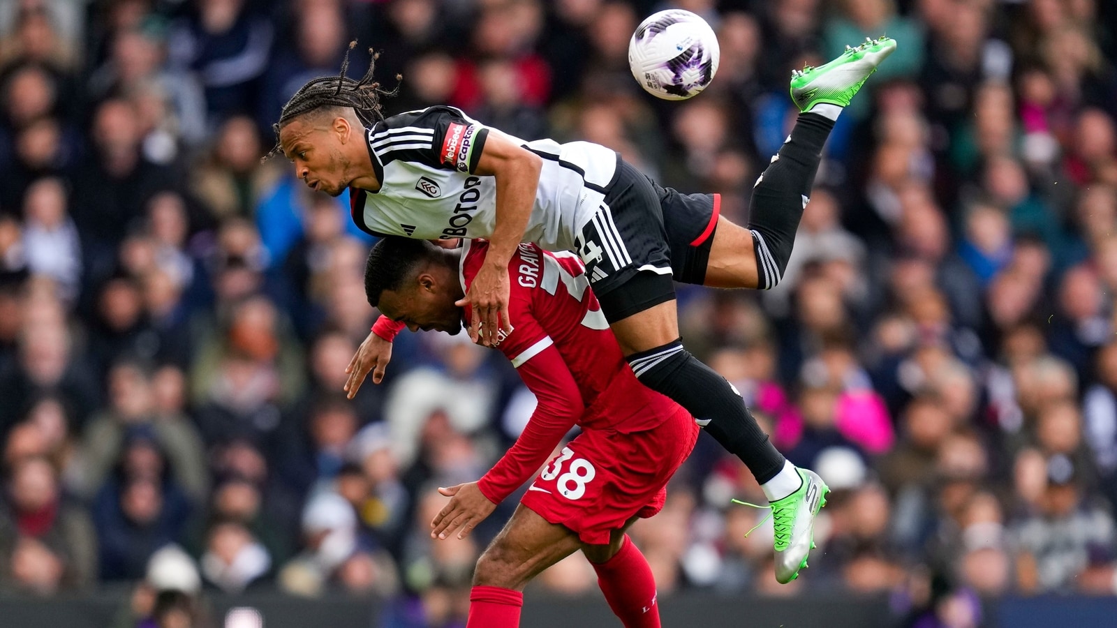 Liverpool Edge Fulham to Keep Title Race Alive