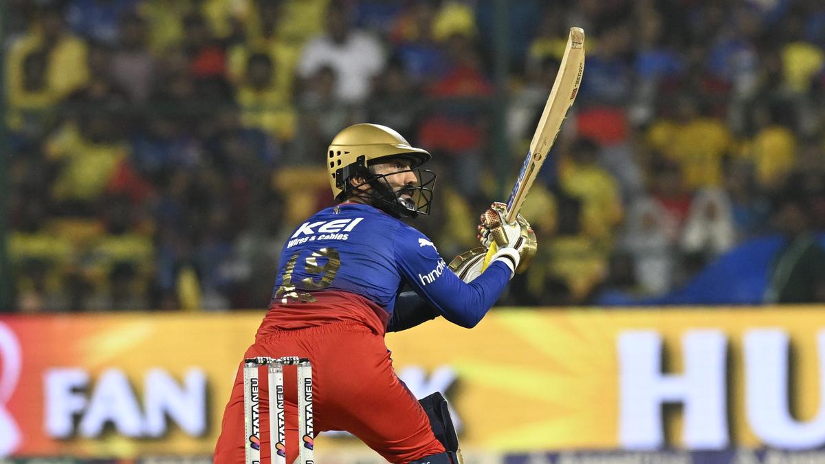 Dinesh Karthik's Resurgence Fuels Royal Challengers Bangalore's Playoff Push