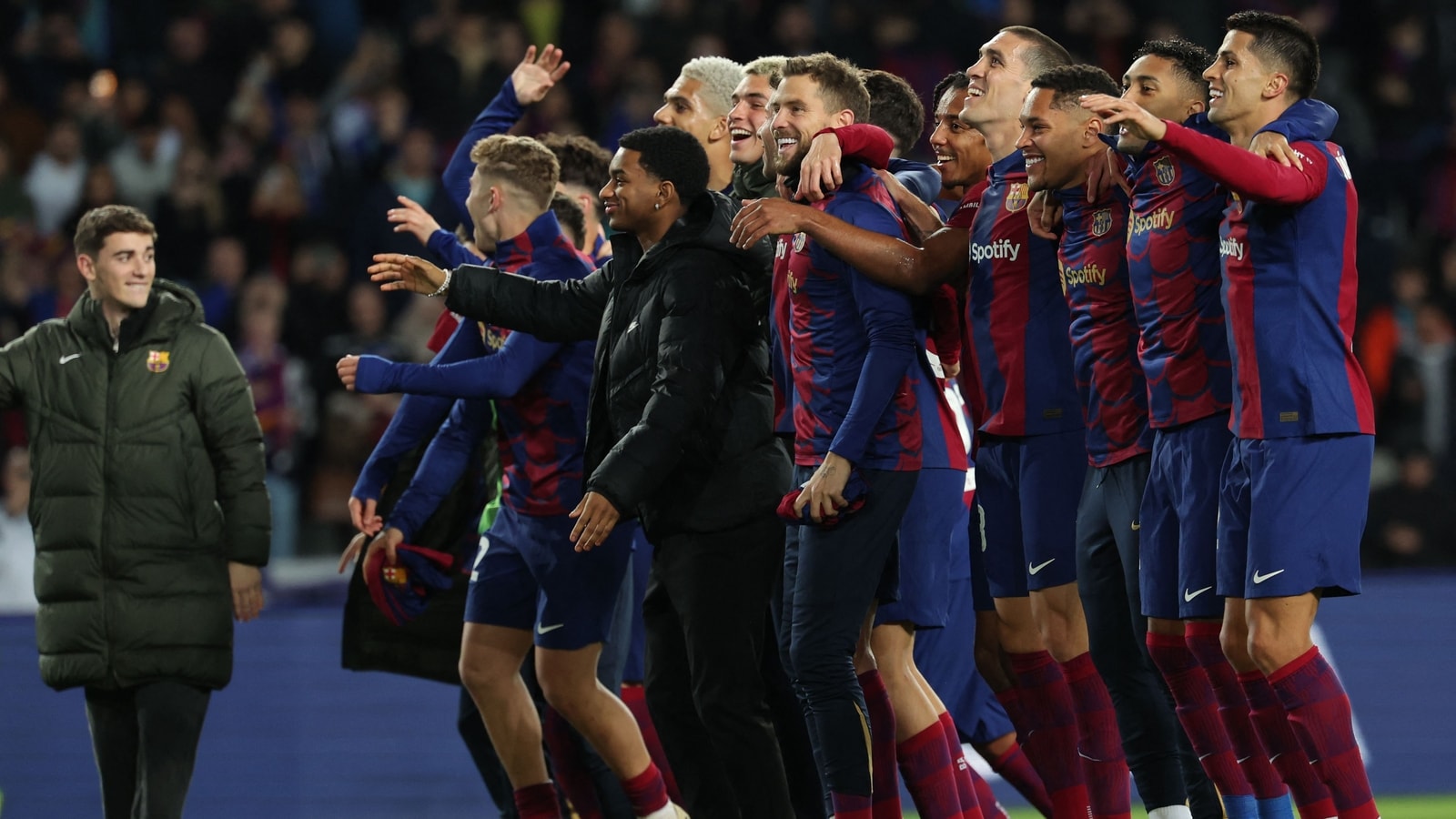 Barcelona Return to Champions League Quarterfinals with Napoli Triumph