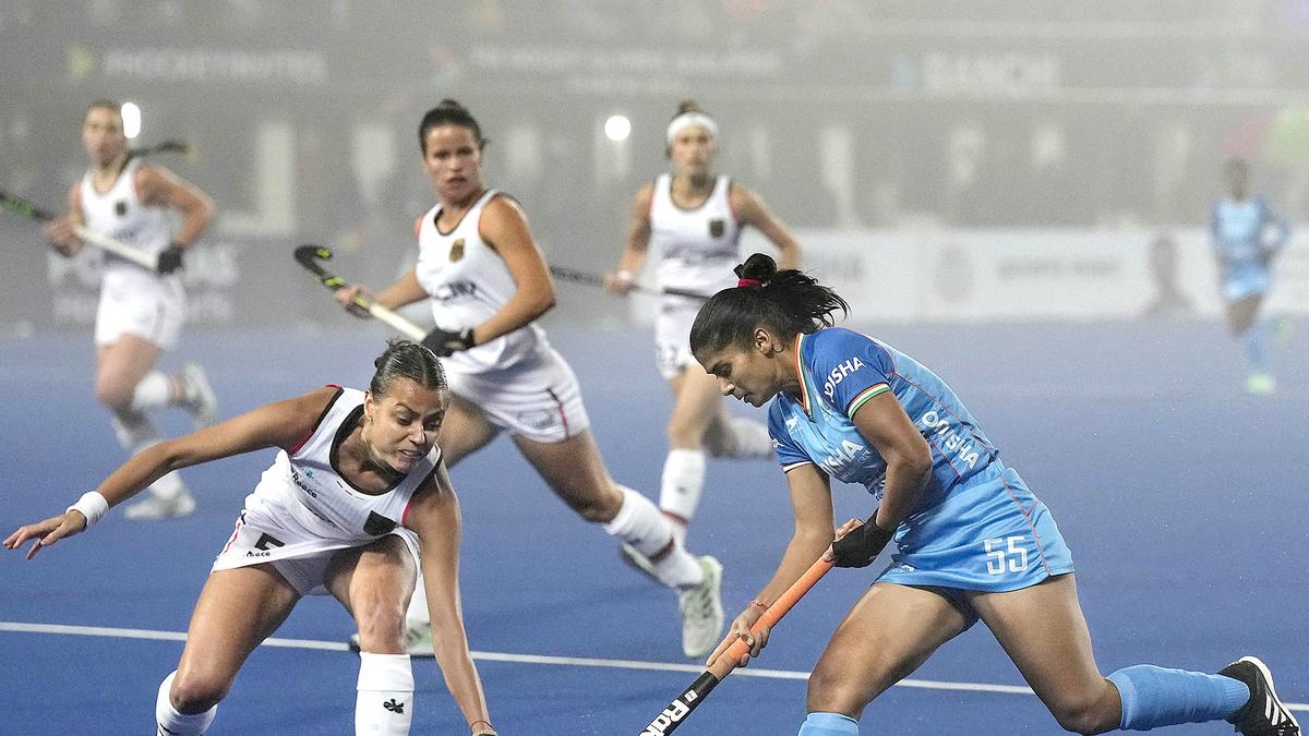 Indian Women's Hockey Team Suffers Seventh Consecutive Loss in FIH Pro League